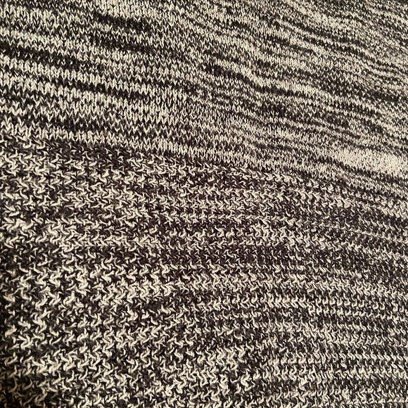 Black and Grey Volcom Sweater Girls Size Large/14 - Picture 3 of 4